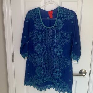 V Cristina embroidered tunic blouse size medium